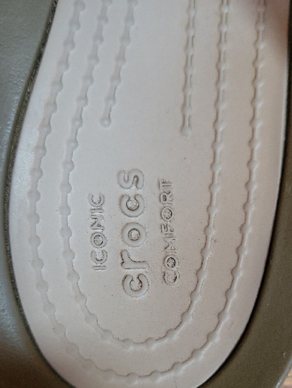CROCS Women's Olive Gray Strappy Slide Sandals Size 6 - Picture 2 of 7